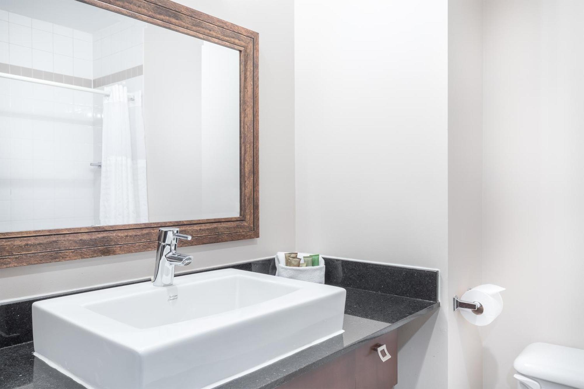 Hotel Ambassadeur Et Suites Quebec City Ngoại thất bức ảnh